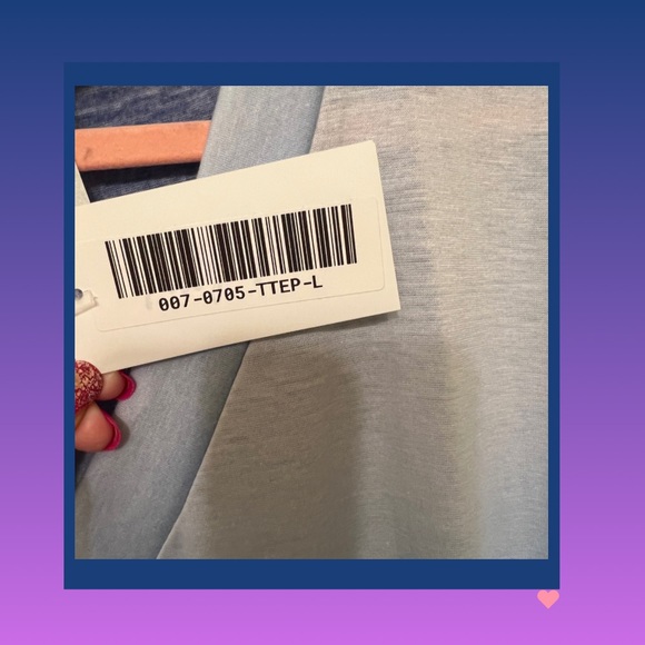 Against The Wind Ombre Top in Navy - Picture 4 of 5